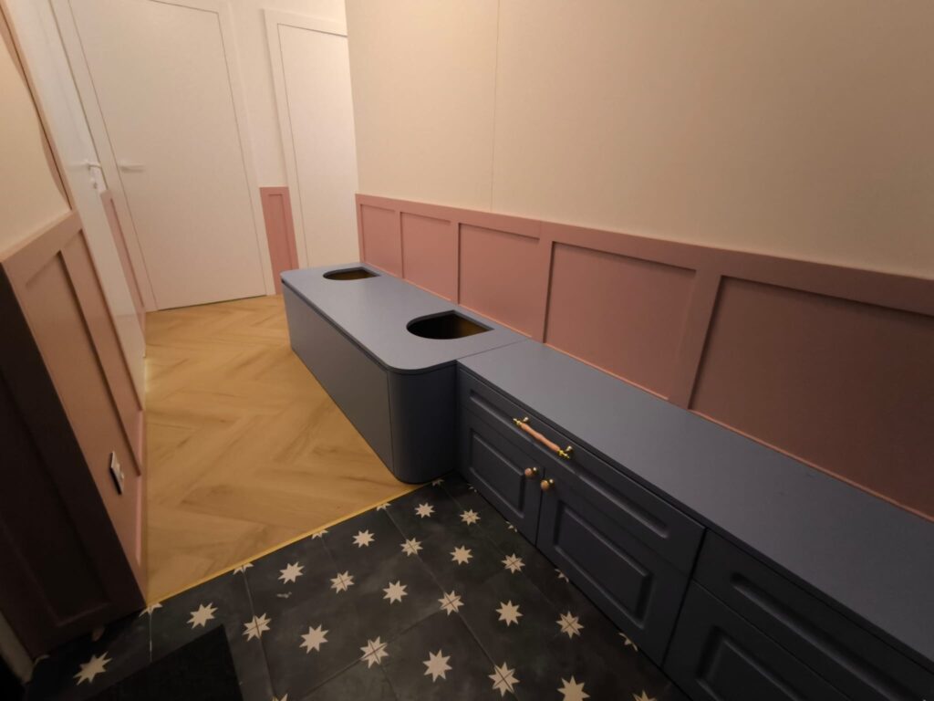 Zabudowa z giętym, zaokrąglonym zakończeniem